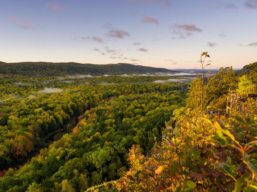 Sunrise in the Porcupine Mountains of Michigan wallpaper