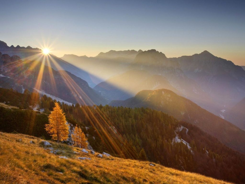 Sunrise Over The Mountains wallpaper