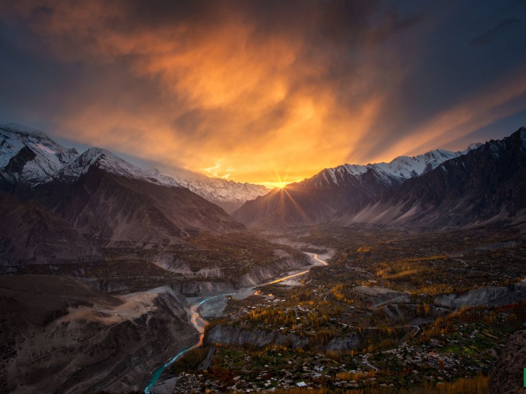 Sunset in Hunza Valley Gilgit Baltistan Pakistan wallpaper