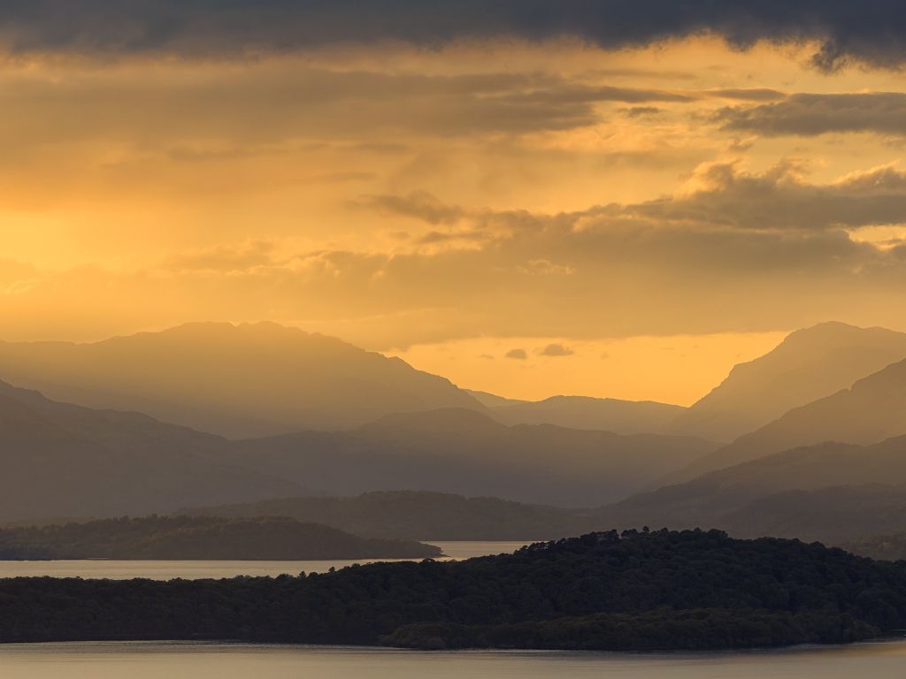 Sunset in Loch Lomond Scotland wallpaper