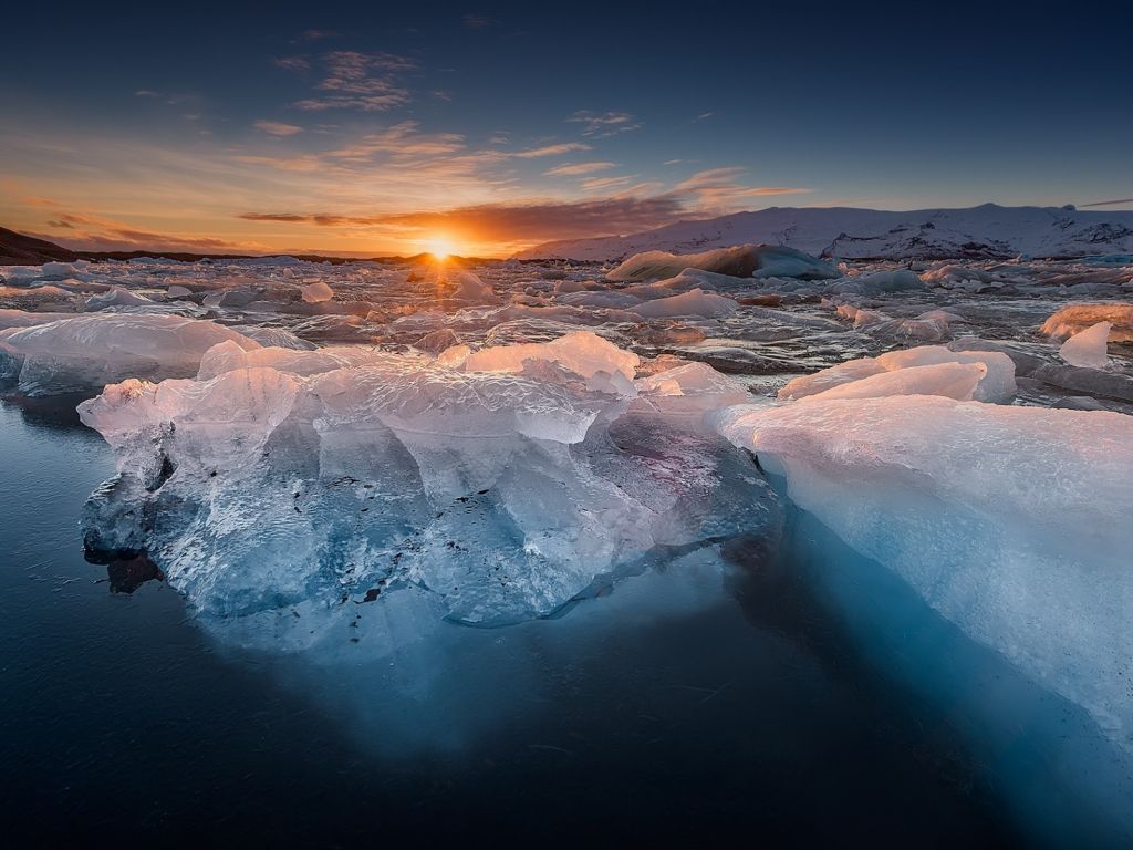 Sunset Over Ice Cubs wallpaper