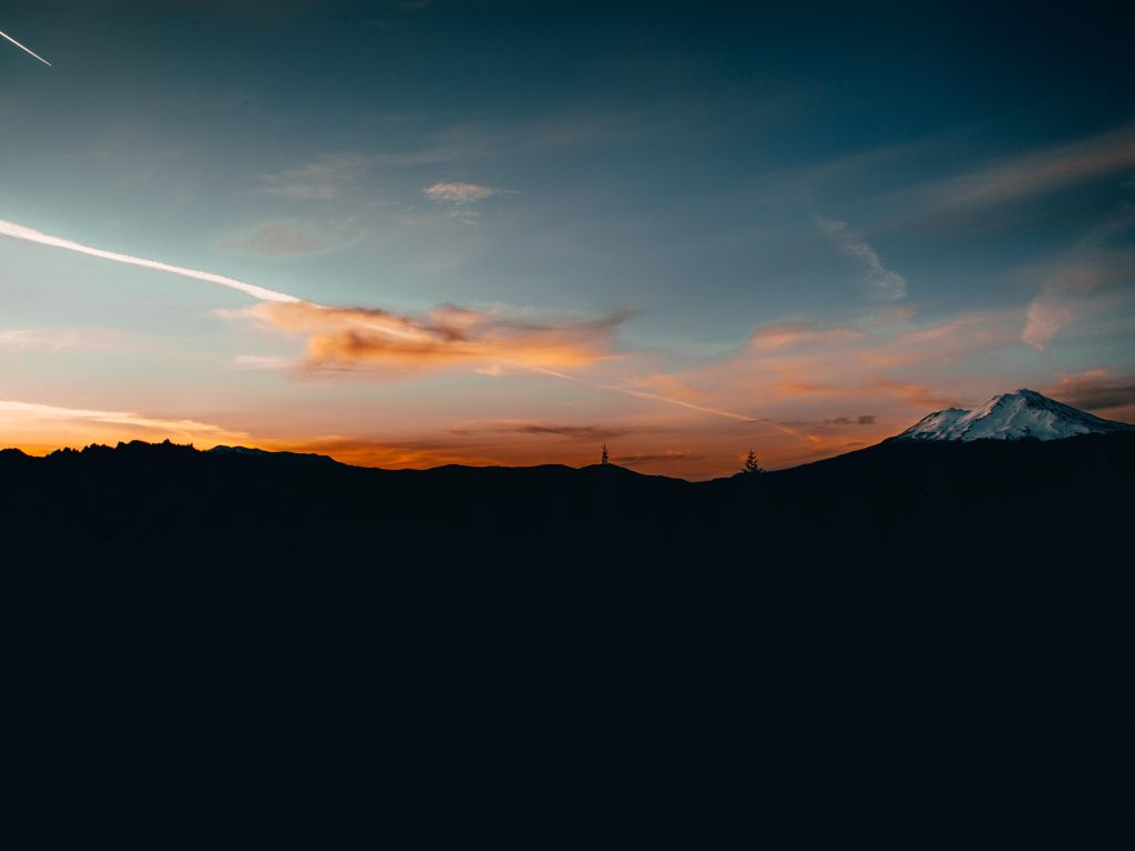 Sunset Over Mt Shasta wallpaper