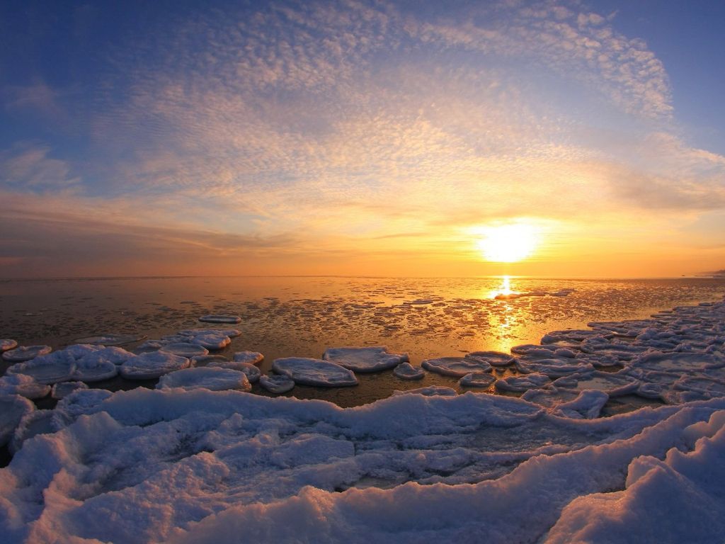 Sunset Over The Icy Ocean wallpaper