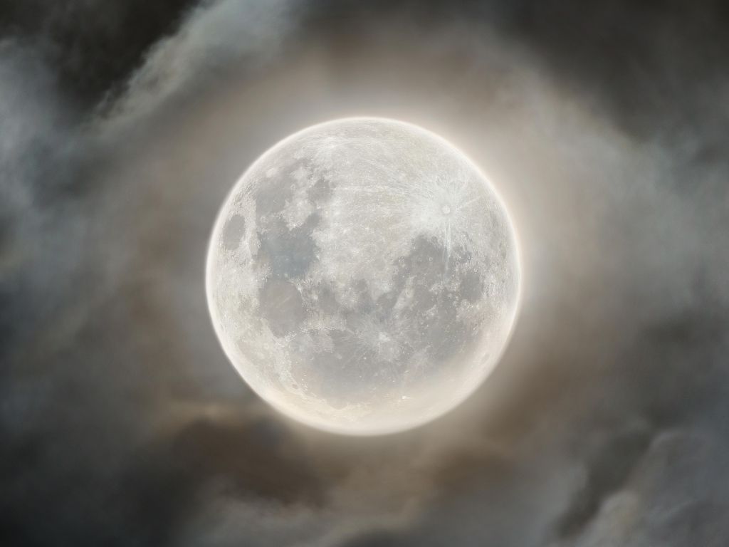 Supermoon Through the Clouds wallpaper