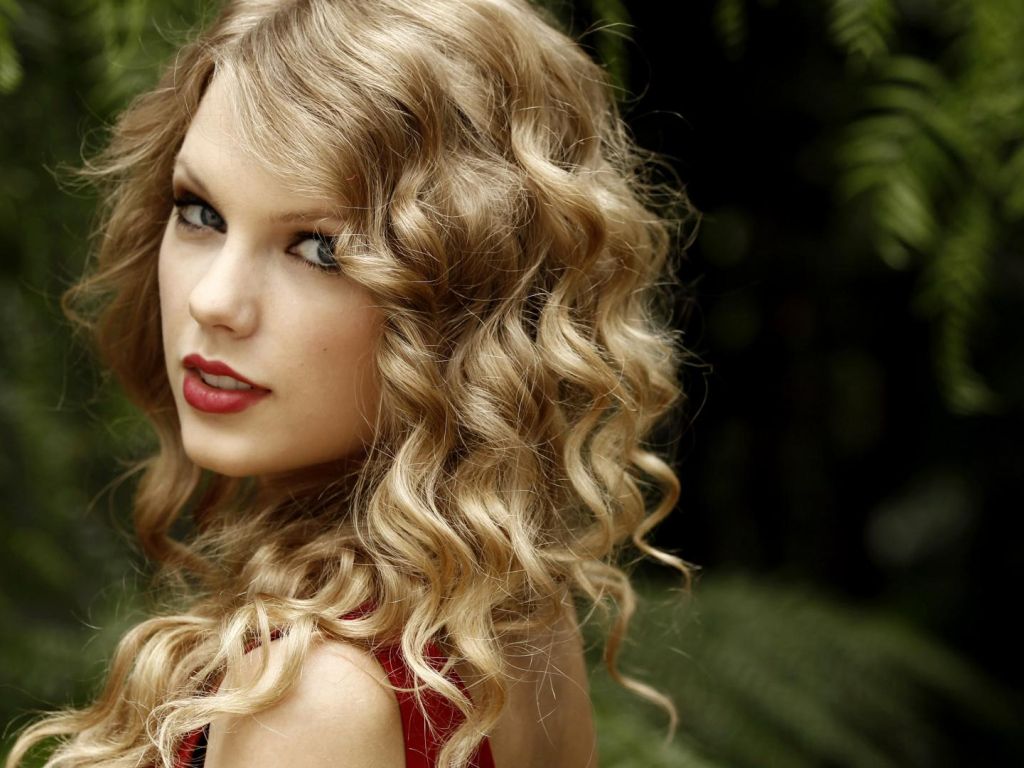 Taylor Swift Singer Actor Celebrity  wallpaper