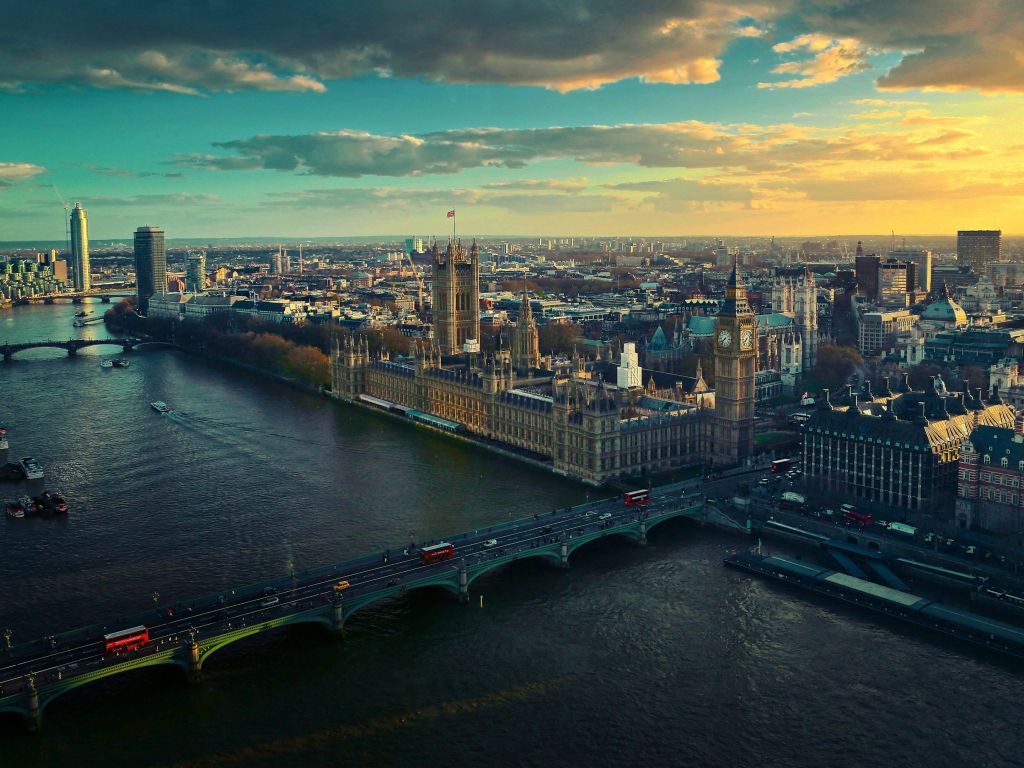 The City View--Greater London wallpaper
