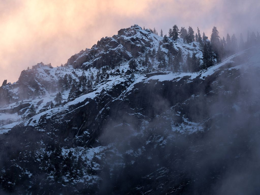 The Cliffs of Yosemite 8K wallpaper