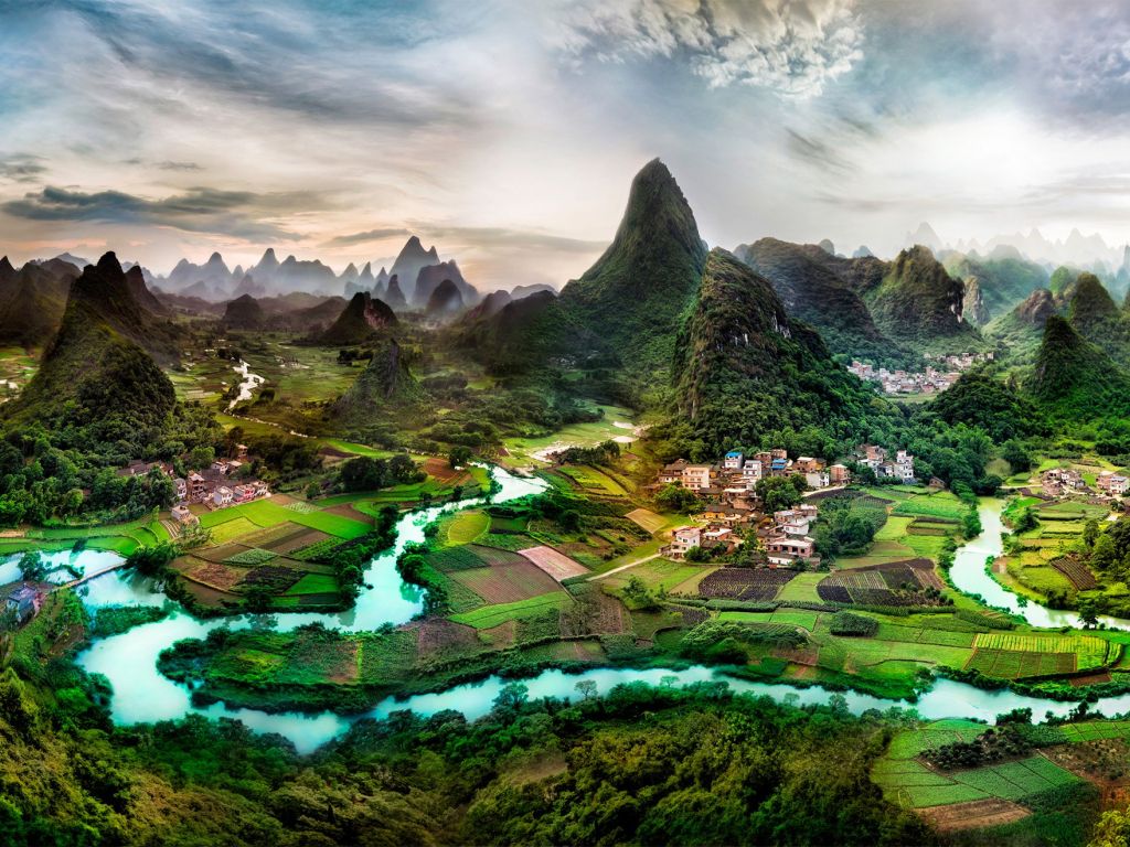 The Green Hills of Li River Guangxi China wallpaper
