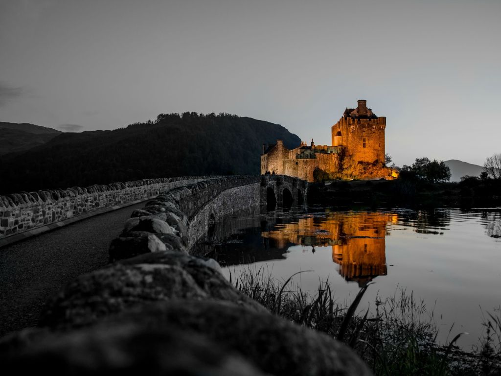 The Highlander Castle wallpaper