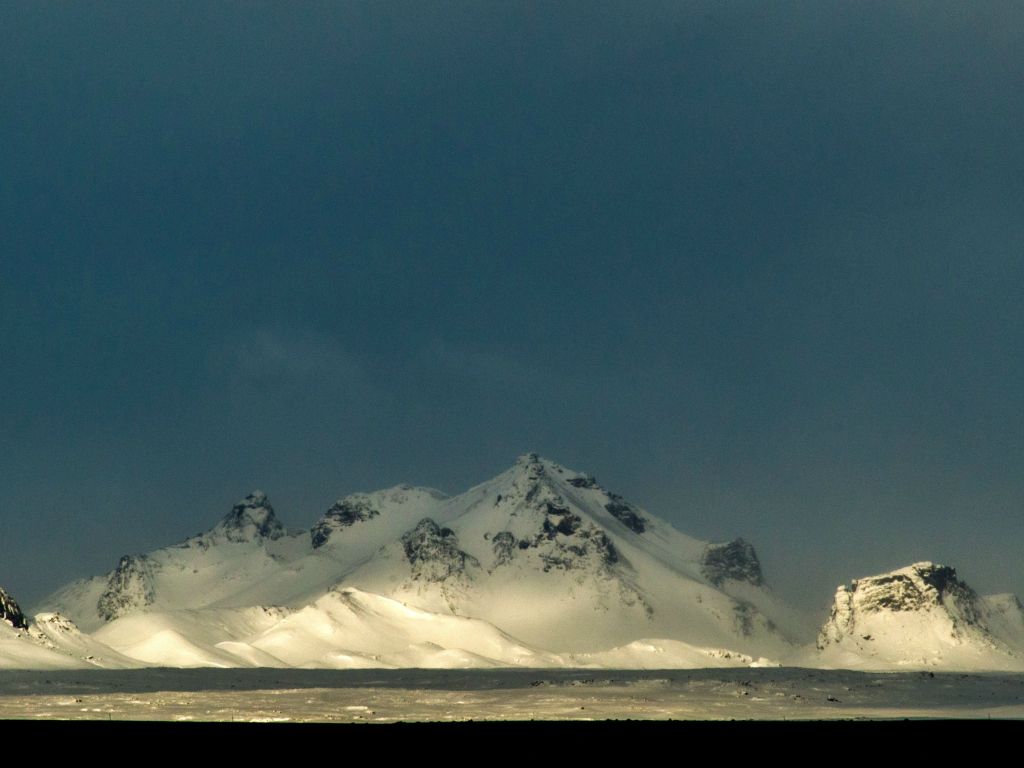 The Langjokull Mountains of Iceland wallpaper