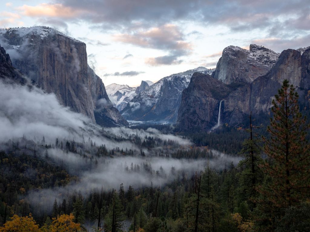 The Majestic Yosemite wallpaper
