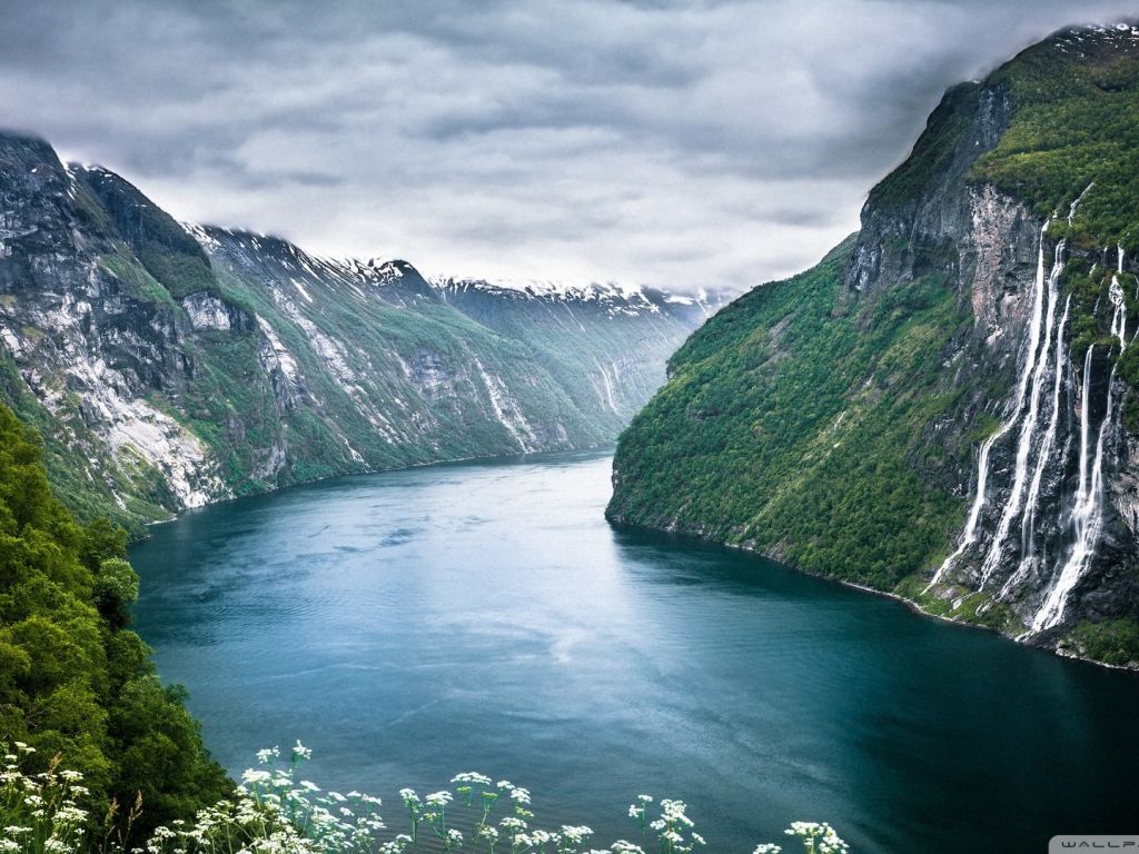 The Seven Sisters Geiranger Fjord Norway wallpaper