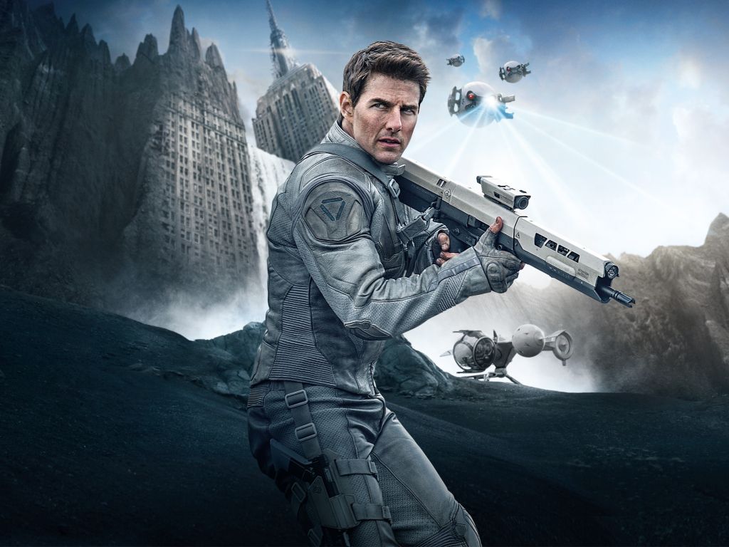 Tom Cruise in Oblivion wallpaper