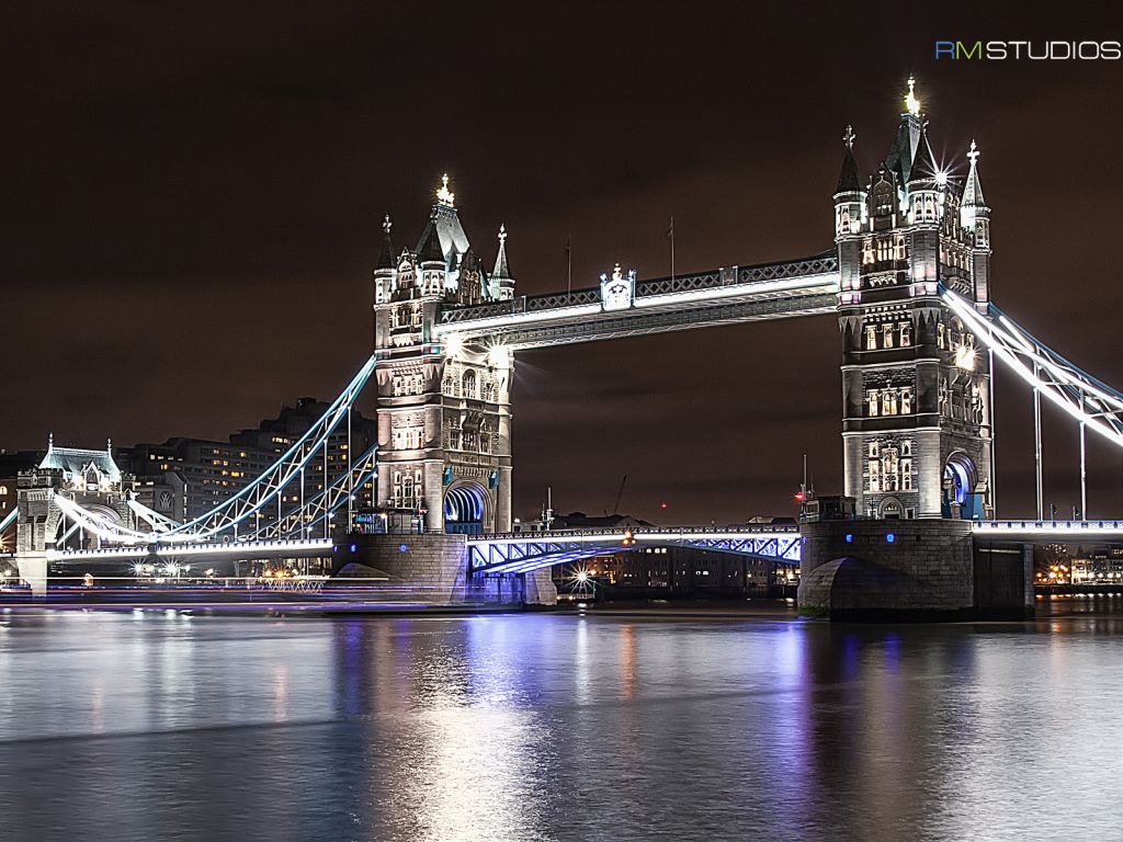 Tower Bridge at Night wallpaper