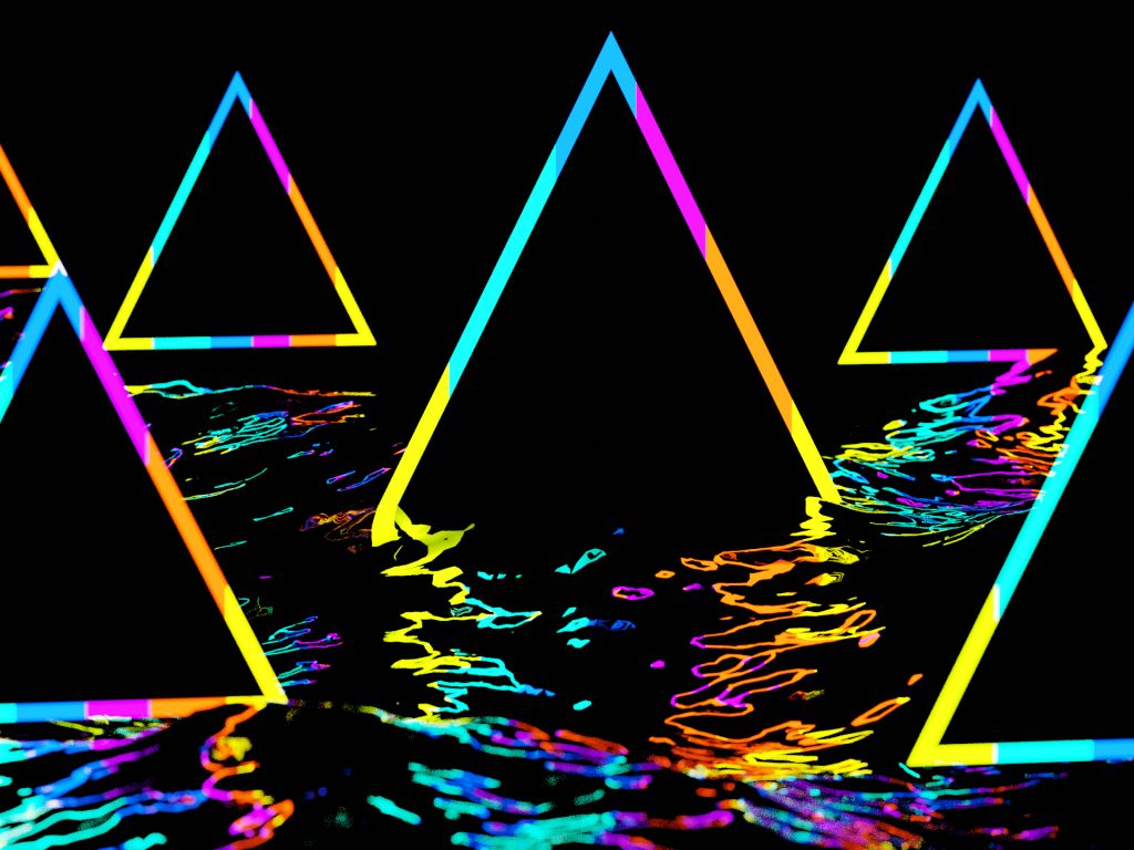 Triangles in Water wallpaper