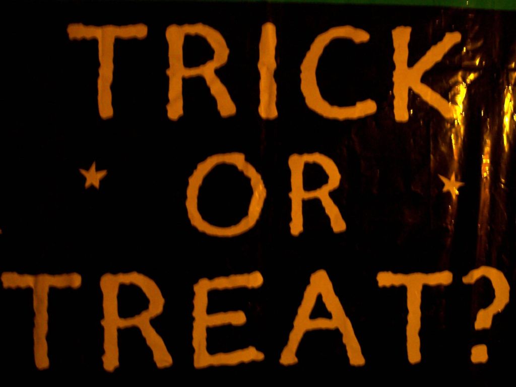 Trick or Treat Halloween wallpaper