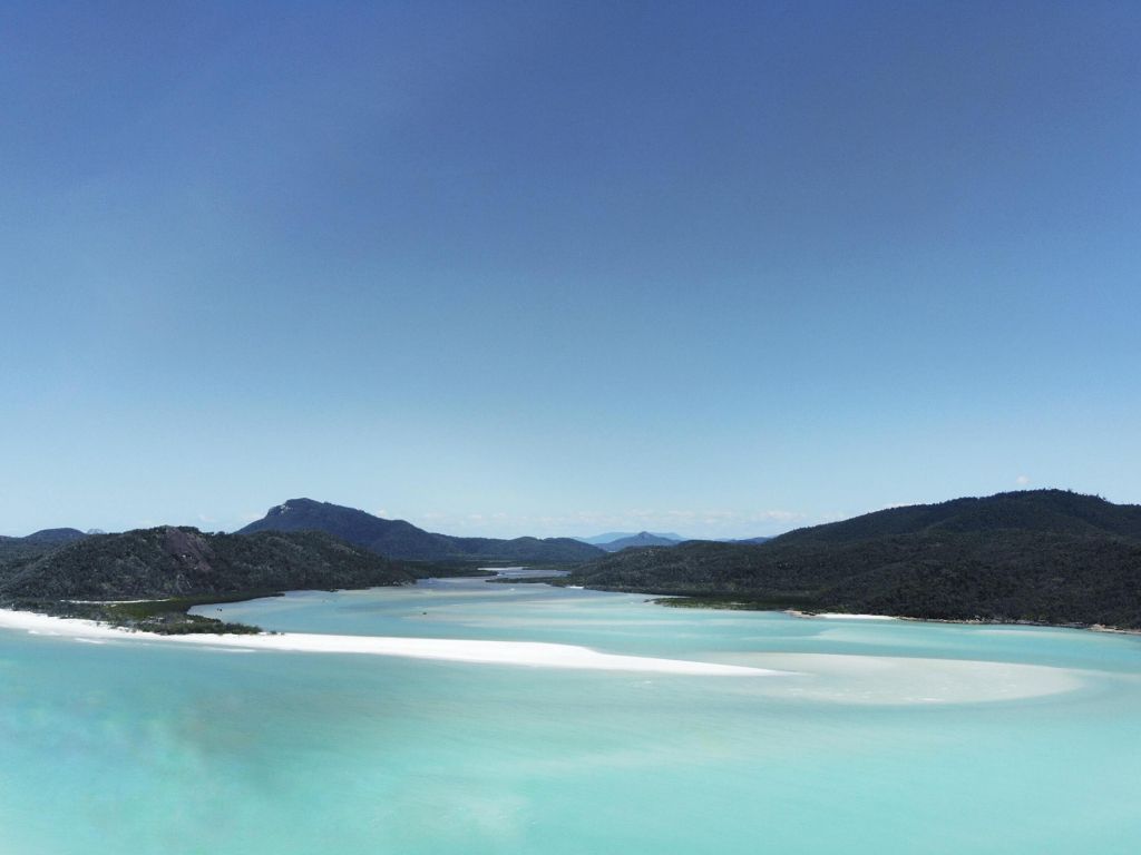 Turquoise Waters of Hill Inlet in the Whitsunday Islands Queensland Australia wallpaper