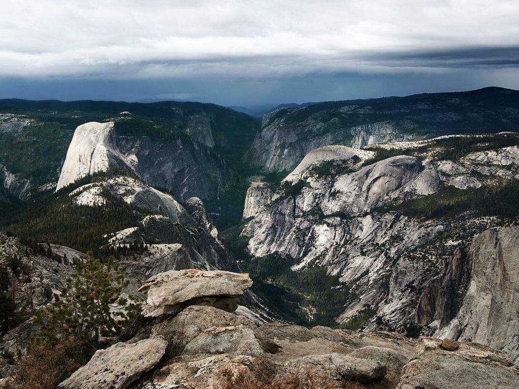 View of Yosemite Valley From Clouds Rest After the Storm wallpaper