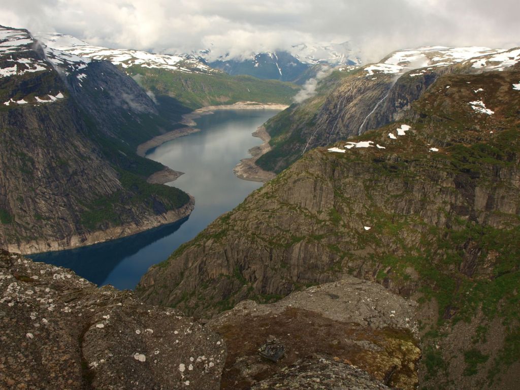 View Over Lake Ringedalsvatnet Norway wallpaper