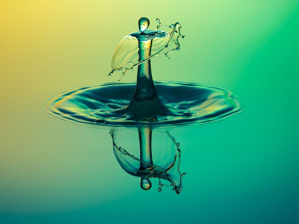 Water Droplet Reflection wallpaper