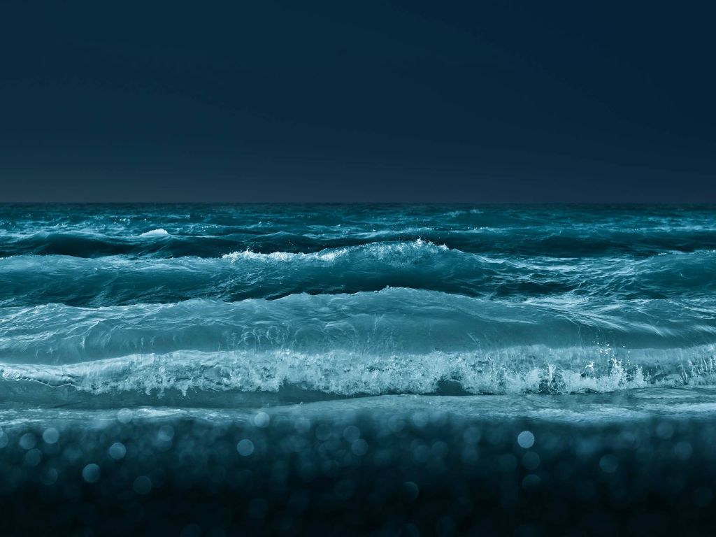 Với hình nền sóng 4K đẹp mắt này, bạn sẽ như được đắm mình trong đại dương với những cơn sóng mênh mang. Chất lượng hình ảnh tuyệt vời cho phép bạn tận hưởng từng chi tiết của đại dương rộng lớn. 