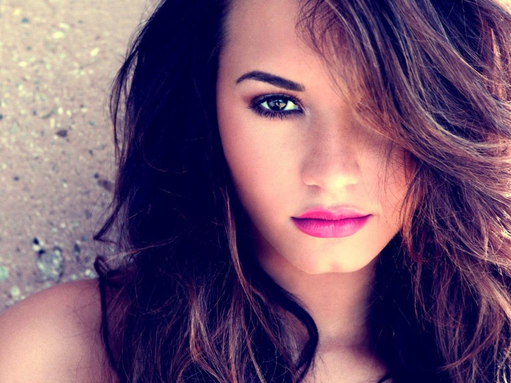 Women Celebrity Demi Lovato Singers Faces wallpaper