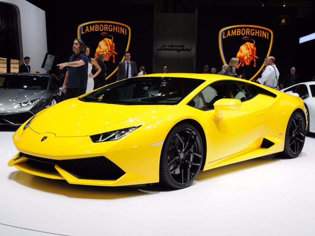 Yellow Lamborghini wallpaper