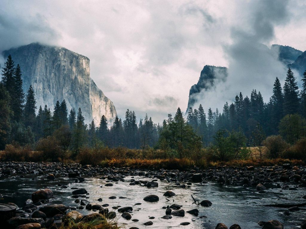 Yosemite National Park Before the Rain and Lightning Fired Back Up wallpaper